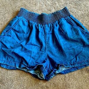 Women’s shorts size small